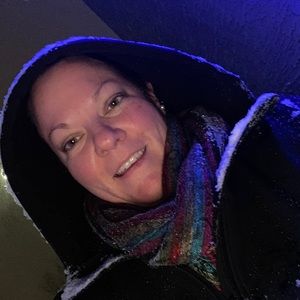 Meet your Posher, Pam